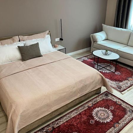 Smart Home , Lovely Apartment In Τίρανα Εξωτερικό φωτογραφία